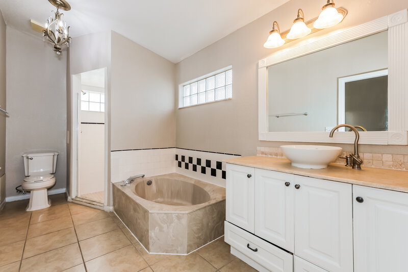2,295/Mo, 1411 Forsyth Way Brandon, FL 33511 Main Bathroom View
