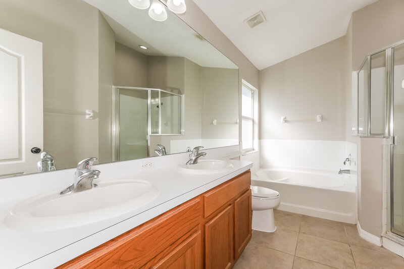 2,810/Mo, 3844 Judson Dr Land O' Lakes, FL 34638 Main Bathroom View