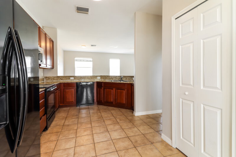 2,795/Mo, 1422 Kaffir Lily Ct Trinity, FL 34655 Kitchen View 2