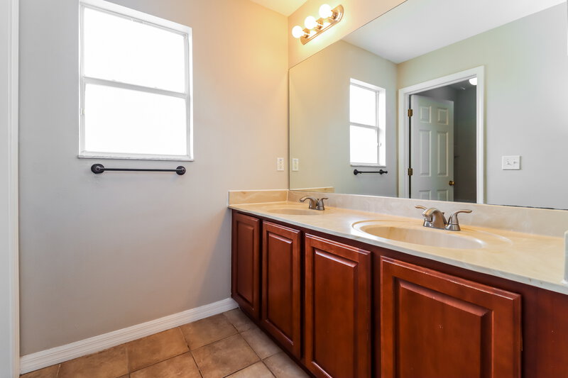 2,795/Mo, 1422 Kaffir Lily Ct Trinity, FL 34655 Bathroom View