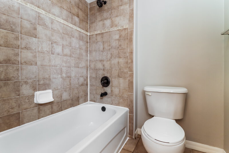 2,795/Mo, 1422 Kaffir Lily Ct Trinity, FL 34655 Bathroom View 2