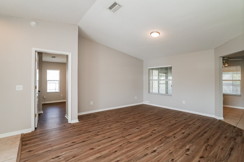 2,215/Mo, 4640 Burlington Rd Land O' Lakes, FL 34639 Living Room View 2
