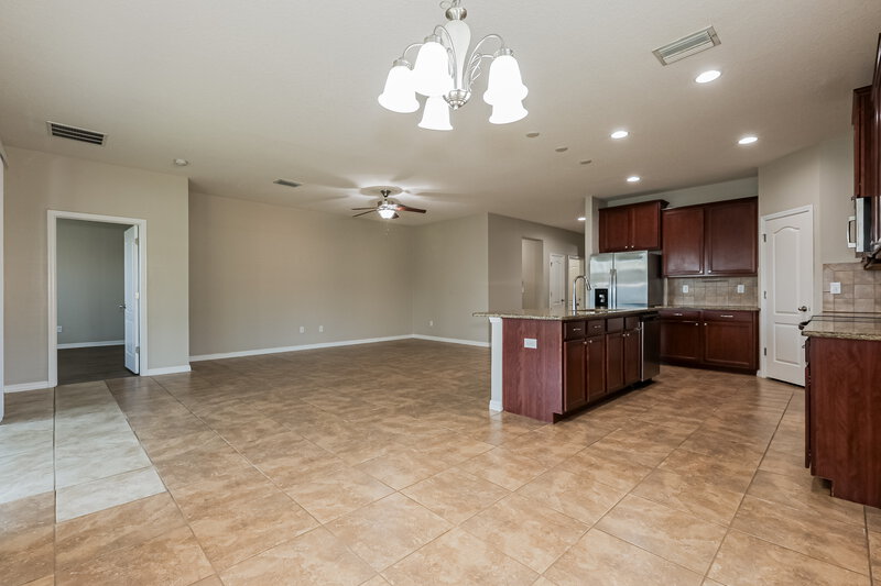 2,120/Mo, 402 Blakely Ct Ruskin, FL 33570 Dining Room View