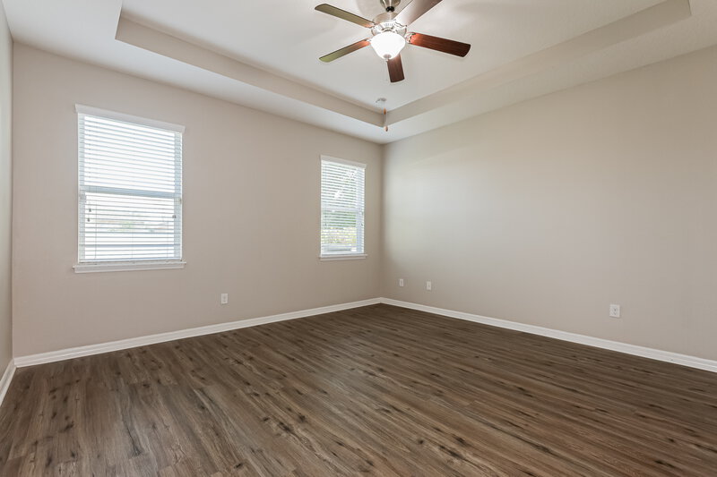 2,120/Mo, 402 Blakely Ct Ruskin, FL 33570 Main Bedroom View