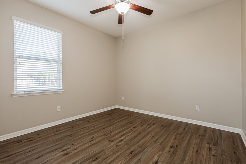 2,120/Mo, 402 Blakely Ct Ruskin, FL 33570 Bedroom View