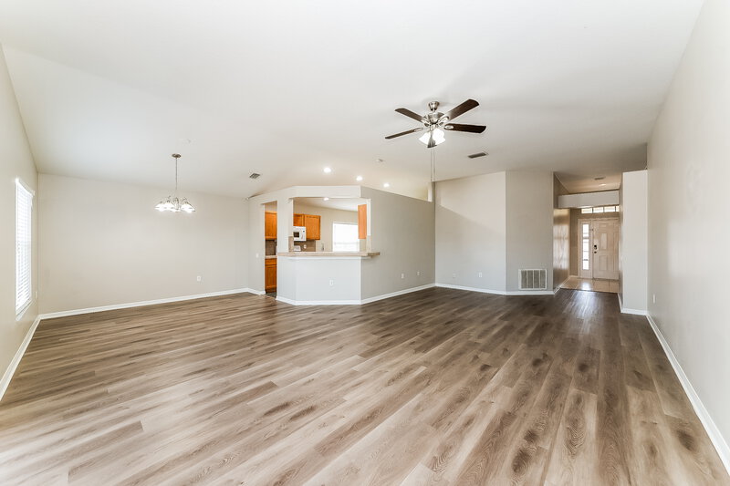 2,075/Mo, 926 Summer Breeze Dr Brandon, FL 33511 Living Room View