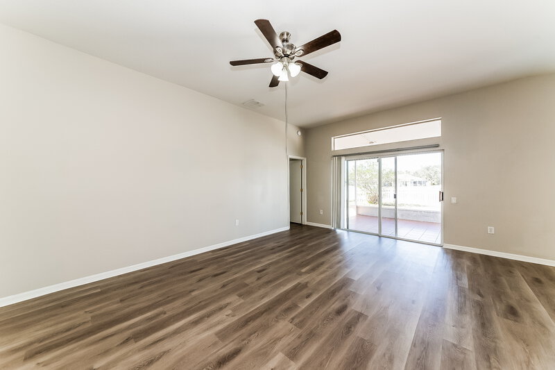 2,075/Mo, 926 Summer Breeze Dr Brandon, FL 33511 Living Room View 2