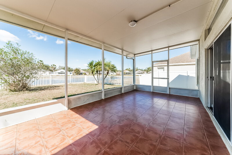 2,075/Mo, 926 Summer Breeze Dr Brandon, FL 33511 Sun Room View