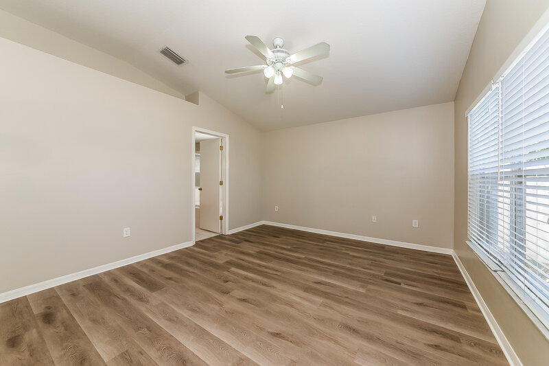 2,075/Mo, 926 Summer Breeze Dr Brandon, FL 33511 Main Bedroom View