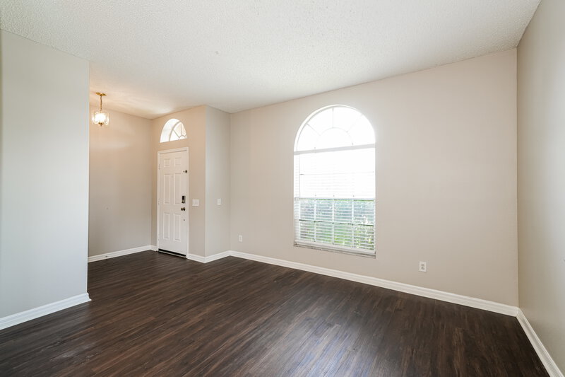 2,375/Mo, 18233 Brookpark Dr Tampa, FL 33647 Living Room View 2