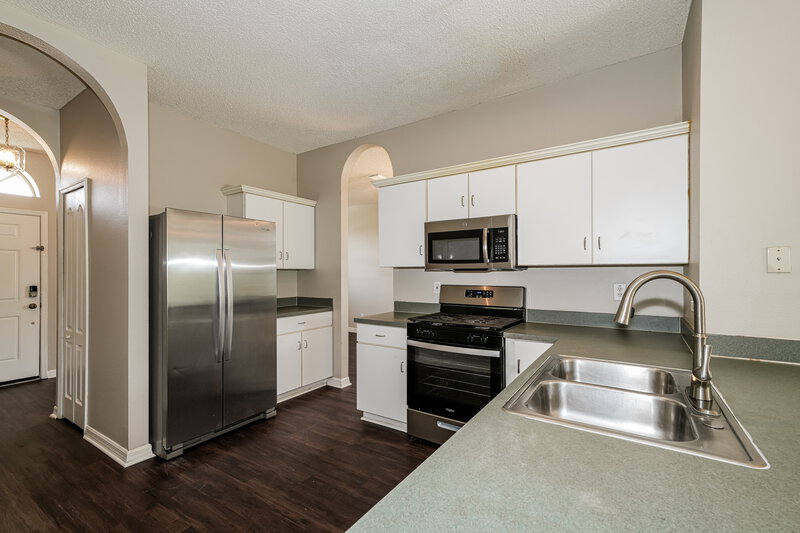 2,375/Mo, 18233 Brookpark Dr Tampa, FL 33647 Kitchen View