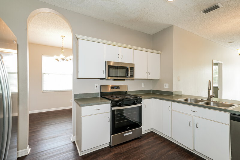 2,375/Mo, 18233 Brookpark Dr Tampa, FL 33647 Kitchen View 2