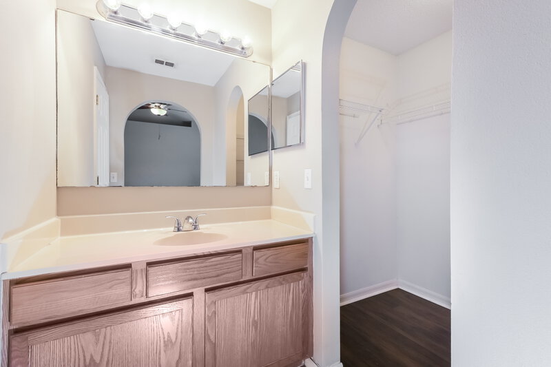 2,070/Mo, 11349 Ivy Flower Loop Riverview, FL 33578 Main Bathroom View