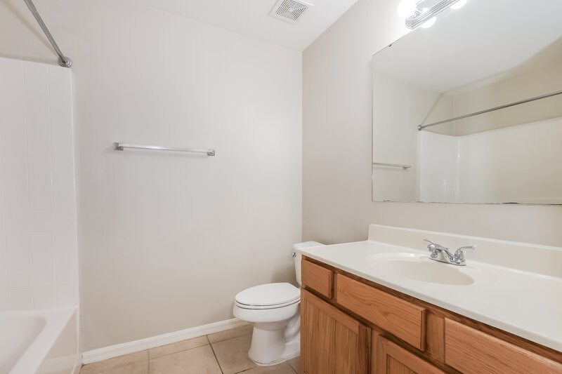 2,070/Mo, 11349 Ivy Flower Loop Riverview, FL 33578 Bathroom View