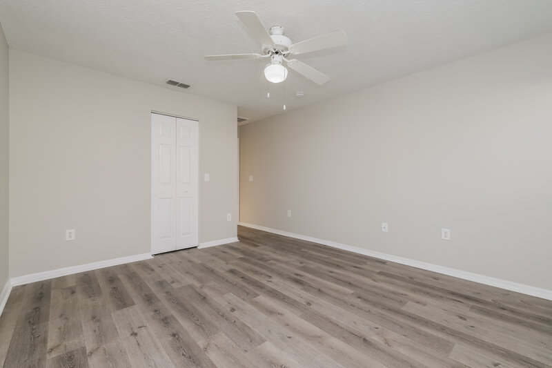 1,880/Mo, 7922 Barclay Rd New Port Richey, FL 34654 Main Bedroom View 2