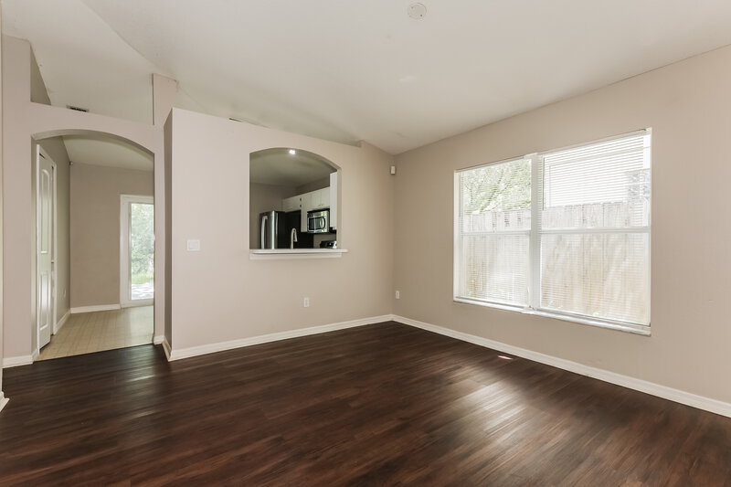 2,025/Mo, 1120 Lake Shore Ranch Dr Seffner, FL 33584 Dining Room View
