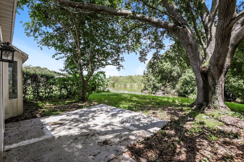 2,025/Mo, 1120 Lake Shore Ranch Dr Seffner, FL 33584 Rear View
