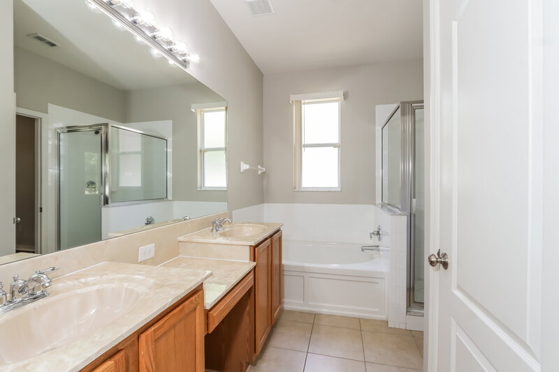 2,570/Mo, 12121 Fall Creek Ct Hudson, FL 34669 Main Bathroom View