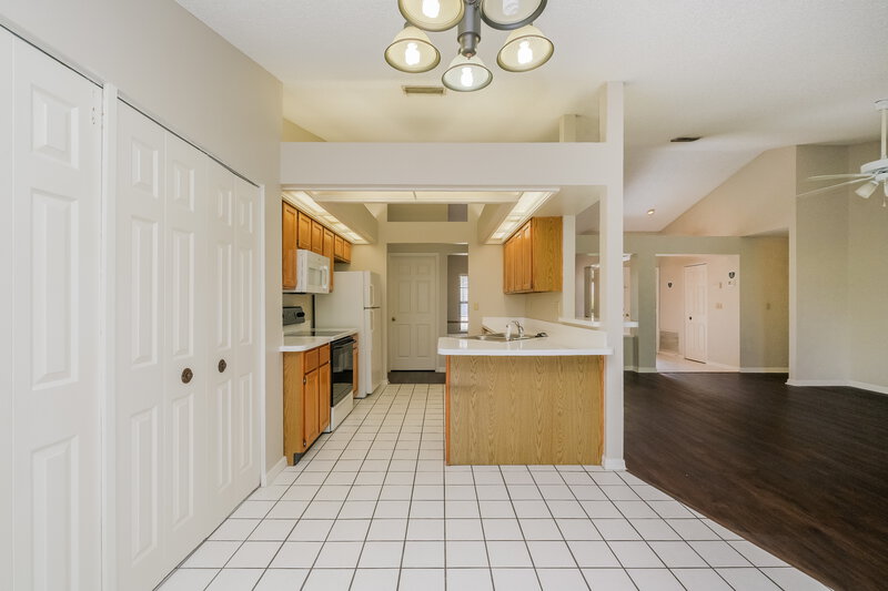 2,470/Mo, 5713 Erhardt Dr Riverview, FL 33578 Breakfast Nook View