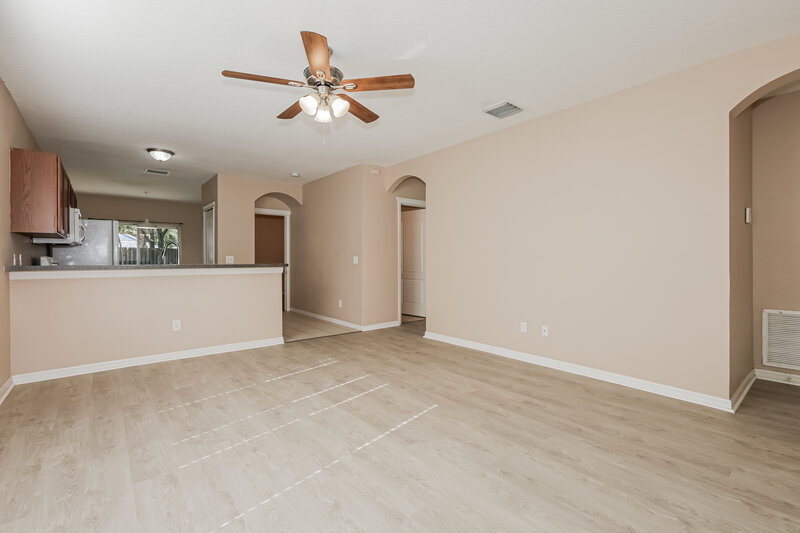 1,795/Mo, 7455 Oxford Garden Cir Apollo Beach, FL 33572 Living Room View 2