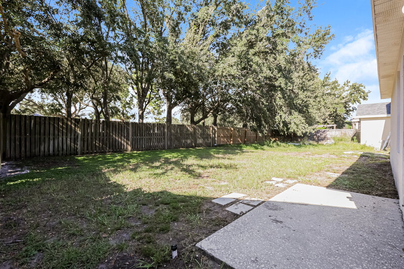 1,795/Mo, 7455 Oxford Garden Cir Apollo Beach, FL 33572 Rear View 2