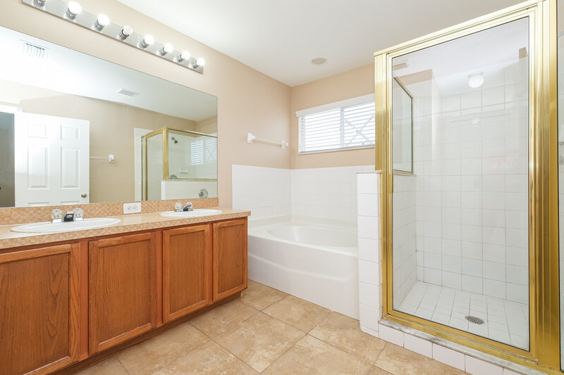 2,155/Mo, 12822 Longcrest Dr Riverview, FL 33579 Main Bathroom View