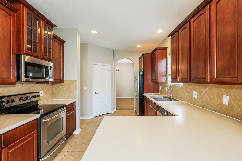 2,030/Mo, 10644 Shady Preserve Dr Riverview, FL 33579 Kitchen View 2