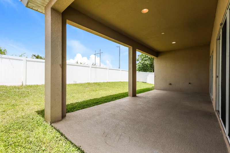 2,030/Mo, 10644 Shady Preserve Dr Riverview, FL 33579 Rear View