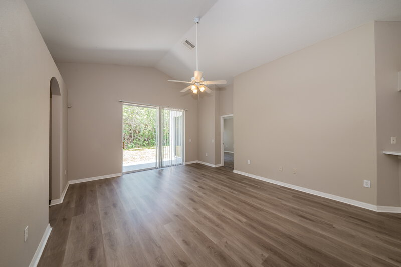 2,260/Mo, 1609 Carson White Ln Ruskin, FL 33570 Living Room View