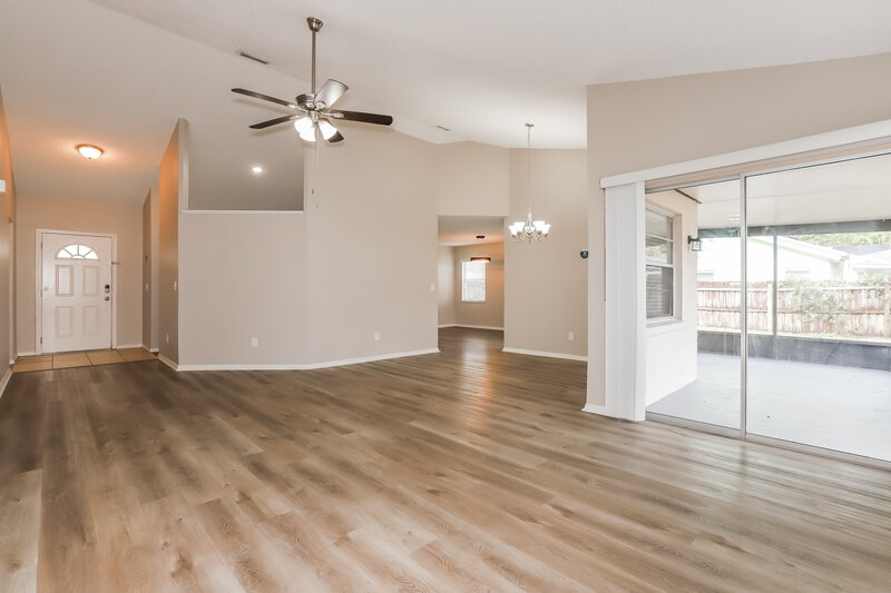 2,495/Mo, 12114 Clearbrook Ct Riverview, FL 33569 Living Room View 2