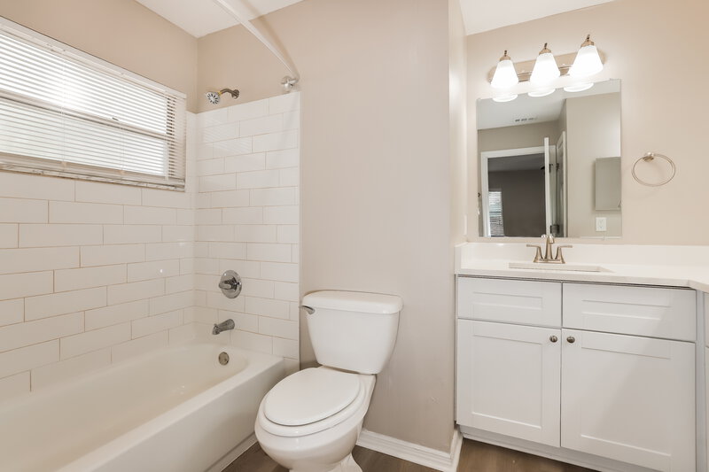 2,495/Mo, 12114 Clearbrook Ct Riverview, FL 33569 Main Bathroom View
