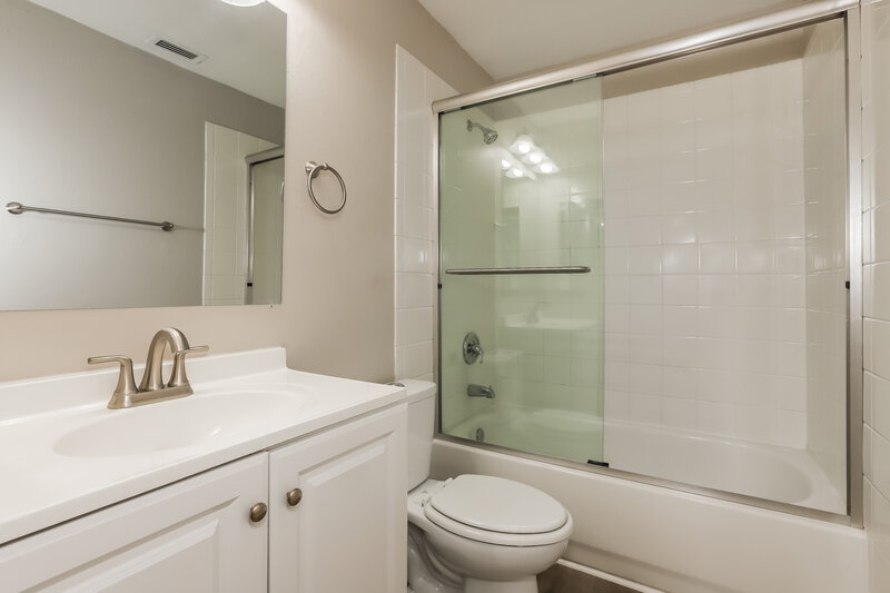 2,495/Mo, 12114 Clearbrook Ct Riverview, FL 33569 Bathroom View