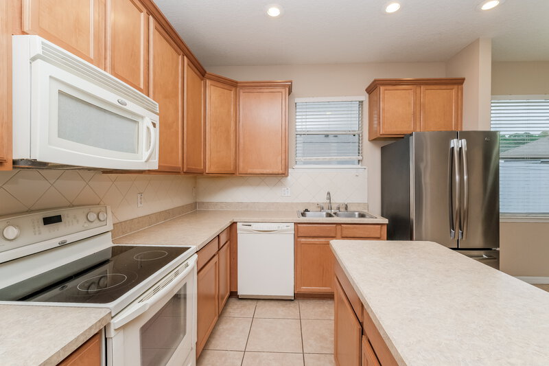3,380/Mo, 12130 Infinity Dr New Port Richey, FL 34654 Kitchen View 2