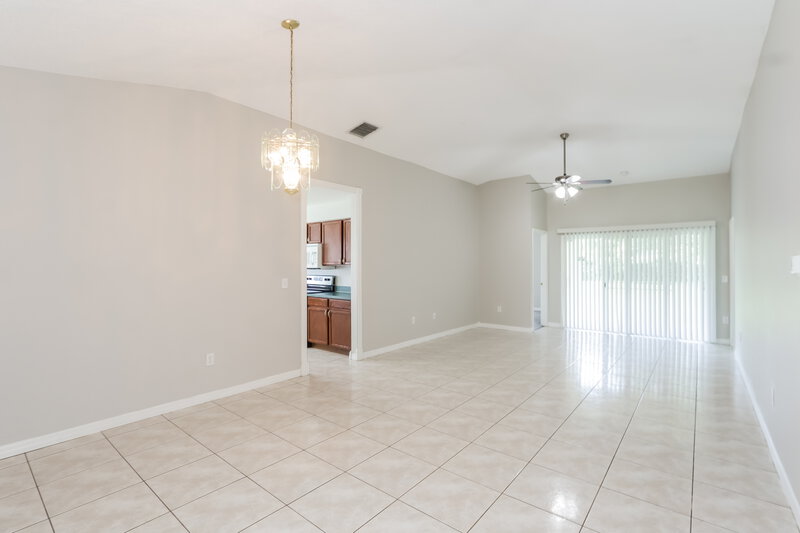 2,245/Mo, 1305 Cedar Rock Pl Brandon, FL 33511 Dining Room View 2