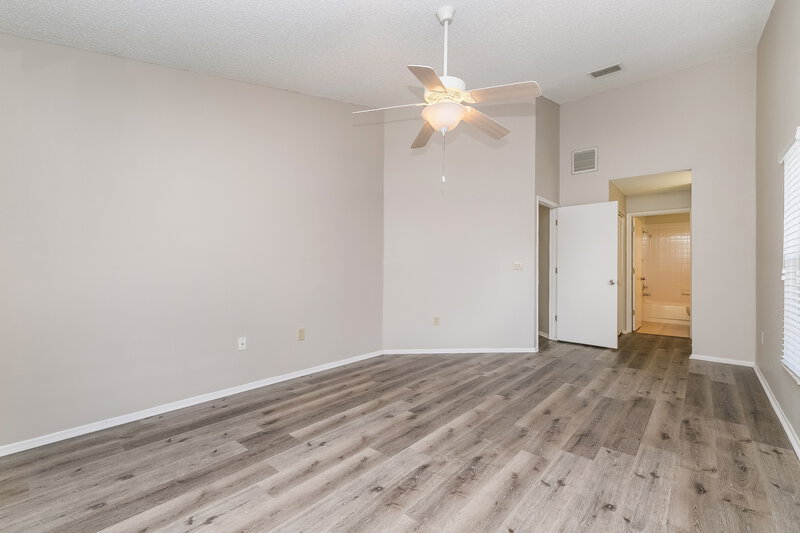 2,005/Mo, 13203 Pine Creek Cir Riverview, FL 33579 Main Bedroom View 2