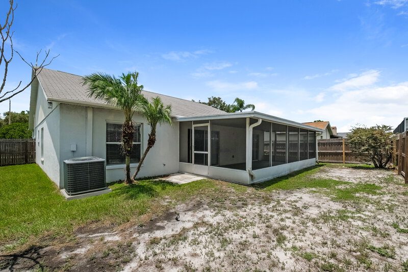 2,005/Mo, 13203 Pine Creek Cir Riverview, FL 33579 Rear View