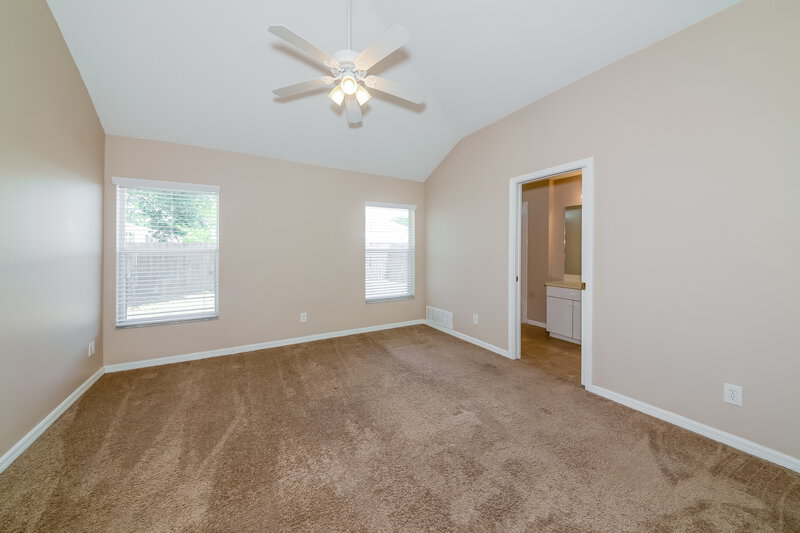 1,925/Mo, 10411 Lakeside Vista Dr Riverview, FL 33569 Main Bedroom View 2