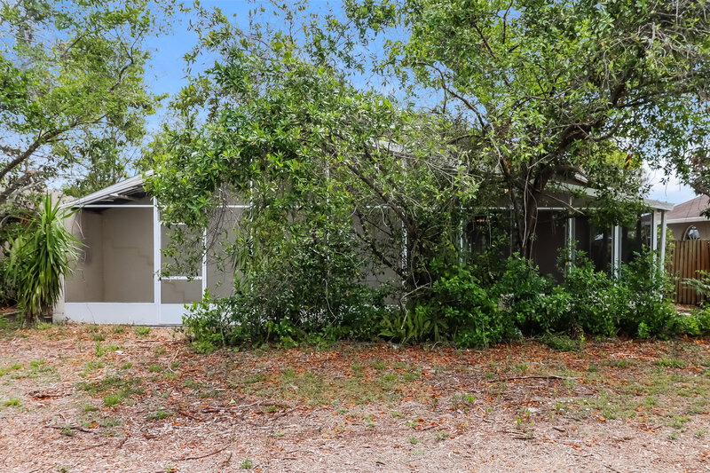 1,965/Mo, 7921 Hathaway Dr New Port Richey, FL 34654 Rear View