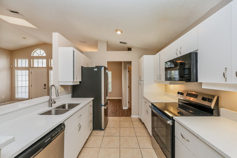 2,085/Mo, 10232 Arrow Creek Rd New Port Richey, FL 34655 Kitchen View