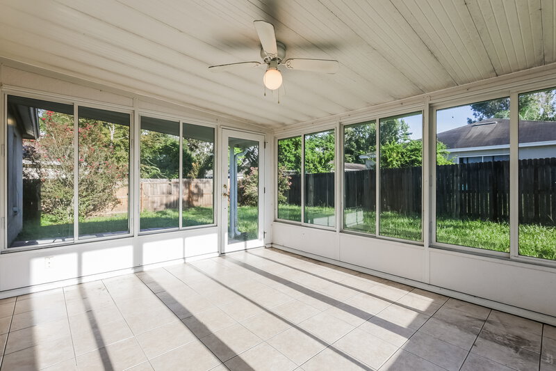2,080/Mo, 656 Lakemont Dr Brandon, FL 33510 Sun Room View