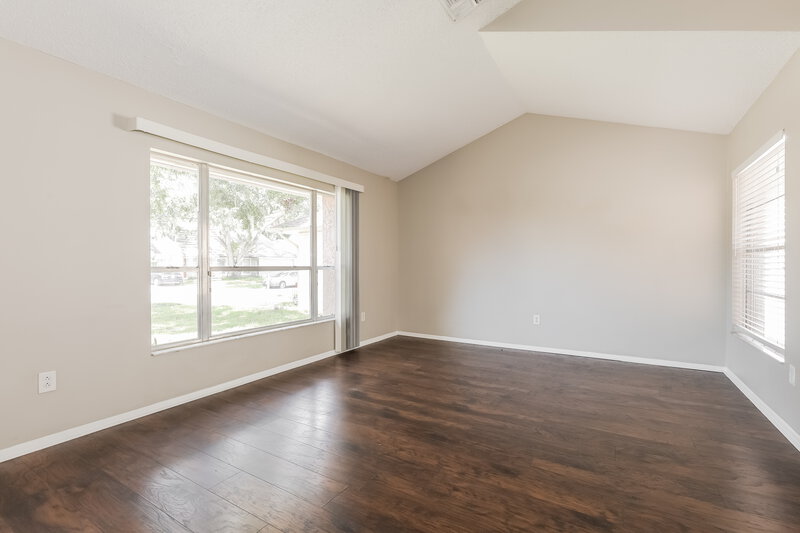 2,515/Mo, 1428 High Knoll Dr Brandon, FL 33511 Living Room View 2