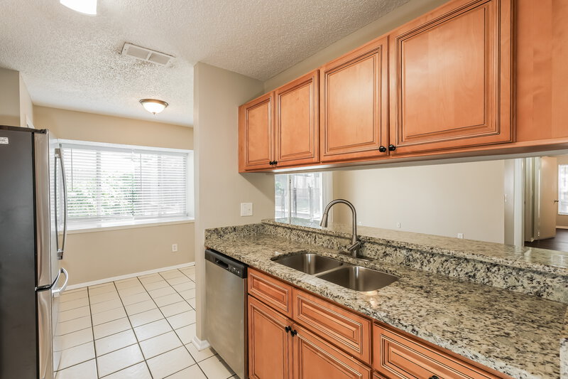 2,515/Mo, 1428 High Knoll Dr Brandon, FL 33511 Kitchen View 2