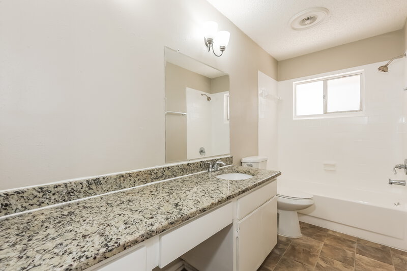 2,515/Mo, 1428 High Knoll Dr Brandon, FL 33511 Main Bathroom View