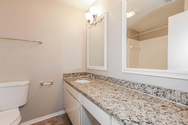 2,515/Mo, 1428 High Knoll Dr Brandon, FL 33511 Bathroom View