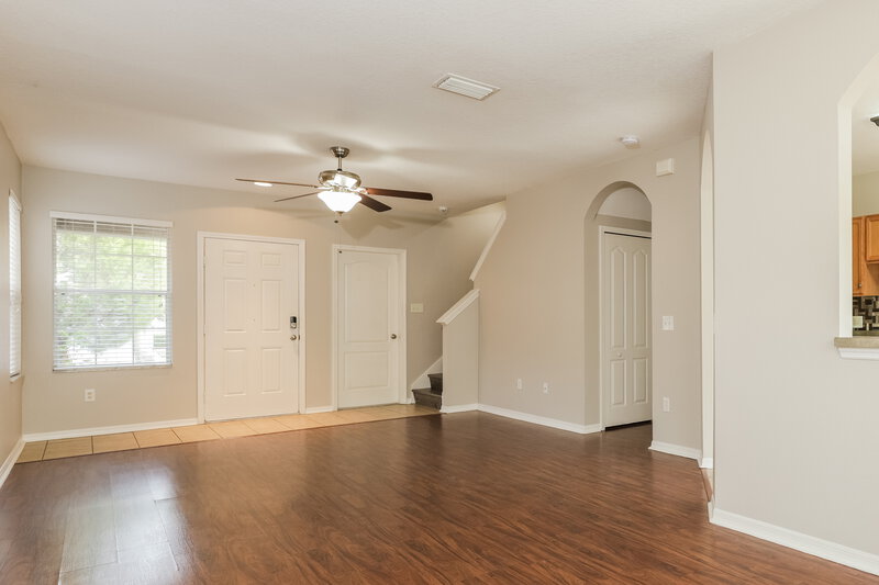 2,410/Mo, 8059 Canterbury Lake Blvd Tampa, FL 33619 Living Room View 2