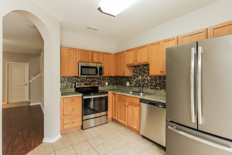 2,410/Mo, 8059 Canterbury Lake Blvd Tampa, FL 33619 Kitchen View