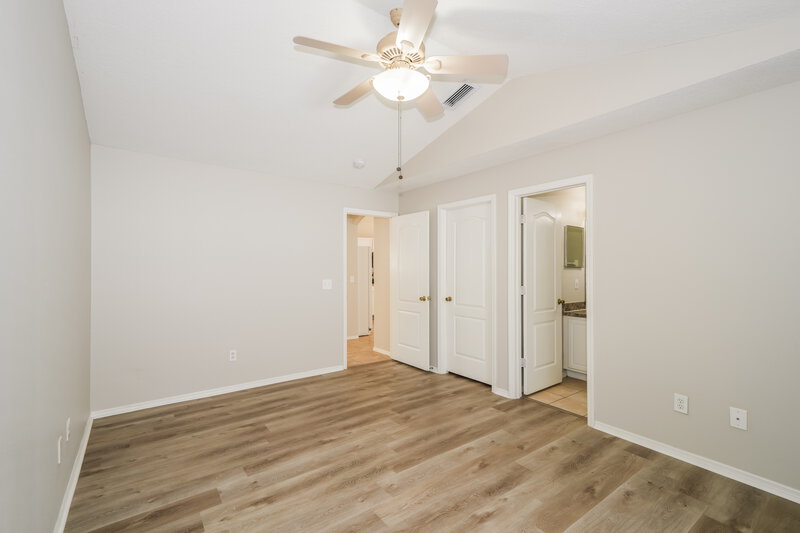 1,935/Mo, 7619 Clovelly Park Pl Apollo Beach, FL 33572 Main Bedroom View 2