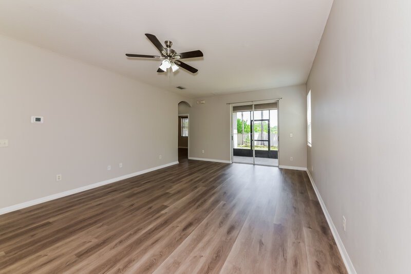3,780/Mo, 908 Larwood Pine Dr Ruskin, FL 33570 Living Room View 2