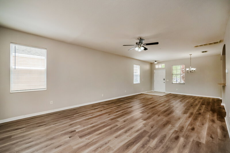 2,075/Mo, 908 Larwood Pine Dr Ruskin, FL 33570 Living Room View 2