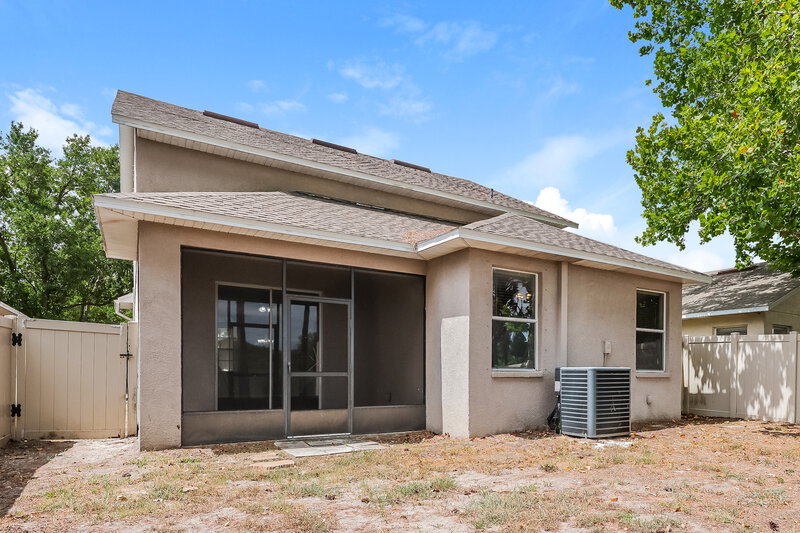 2,075/Mo, 908 Larwood Pine Dr Ruskin, FL 33570 Rear View